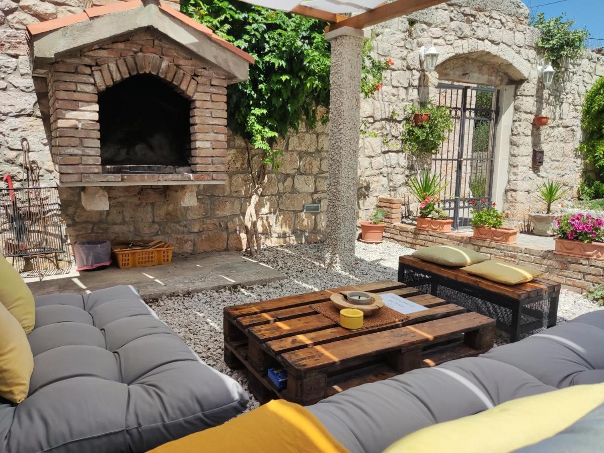 Guest House Klaudija Trogir Exterior foto