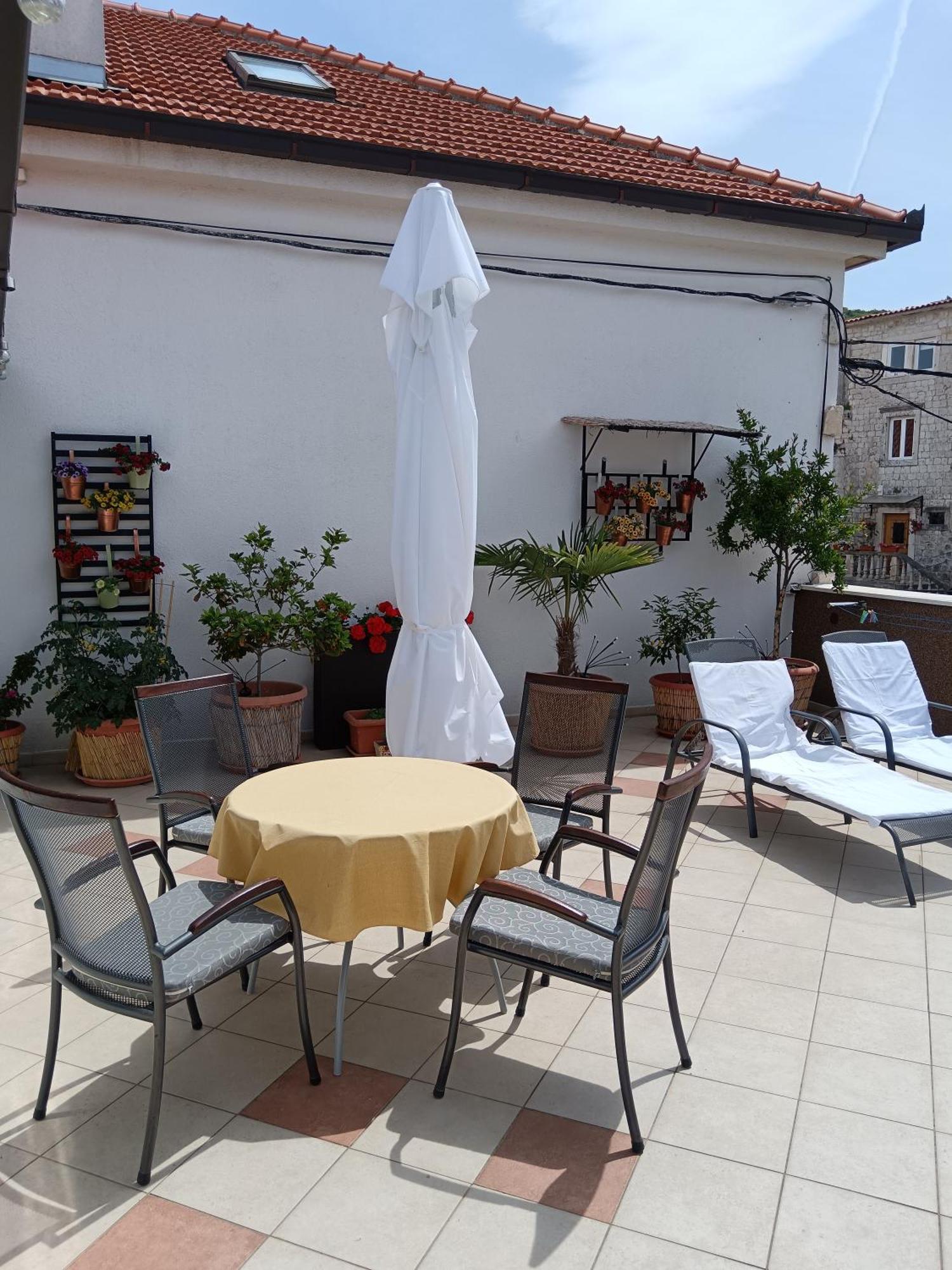 Guest House Klaudija Trogir Exterior foto