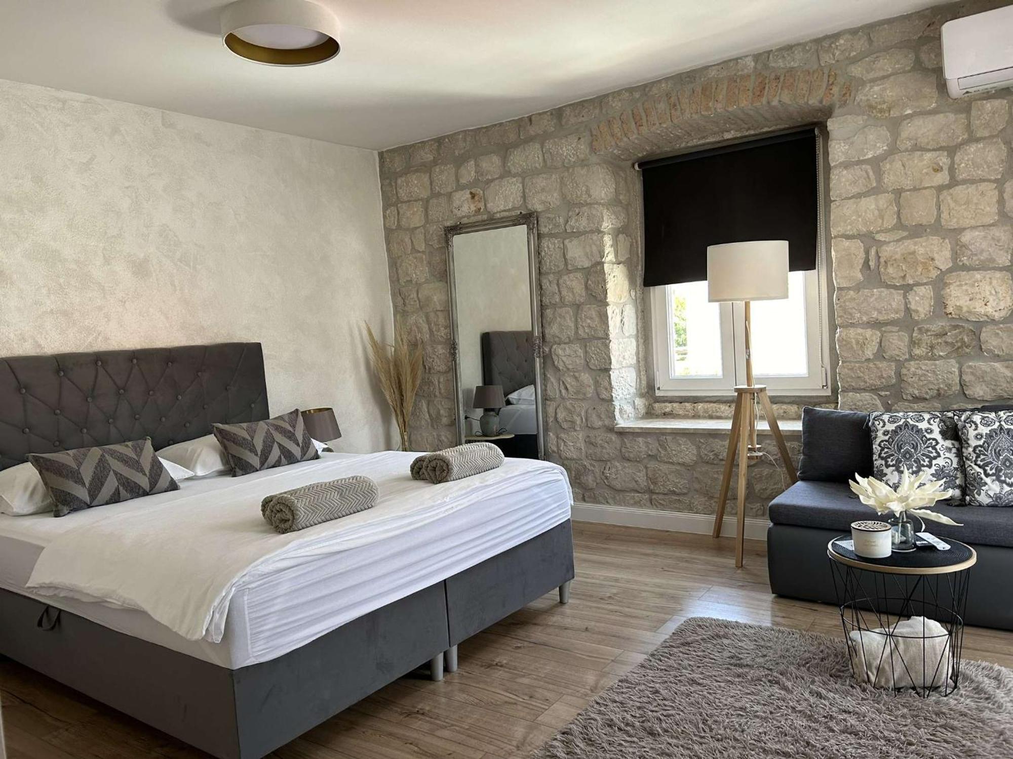 Guest House Klaudija Trogir Exterior foto