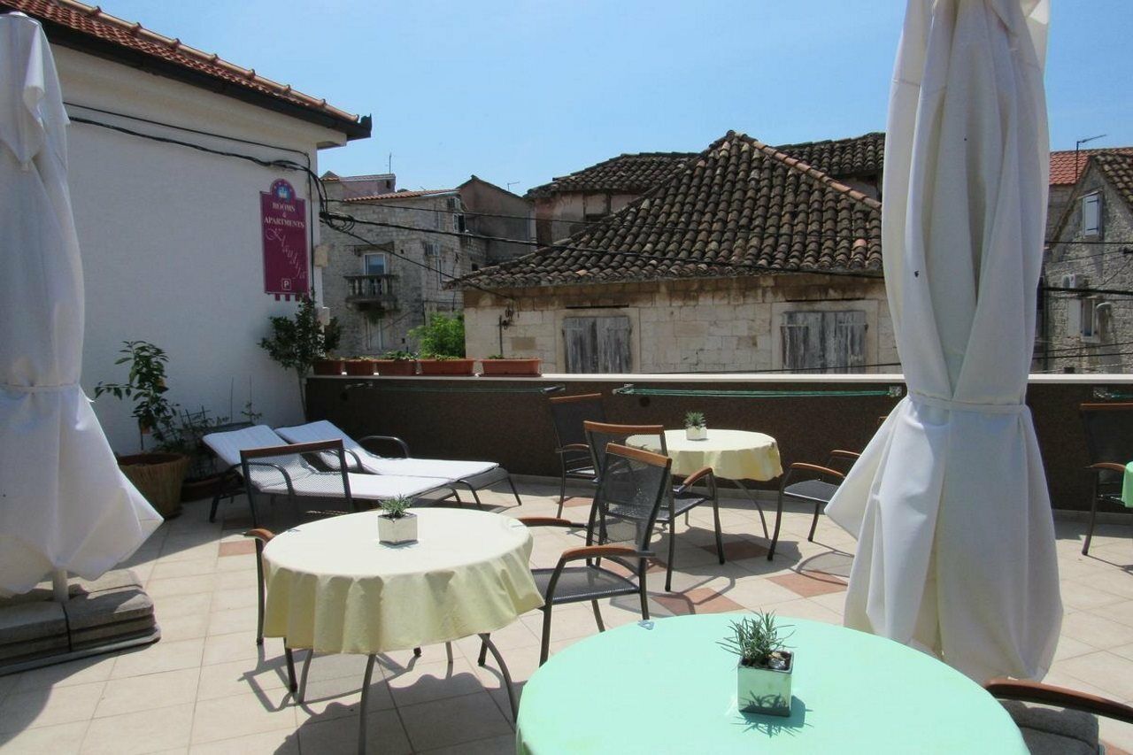 Guest House Klaudija Trogir Exterior foto